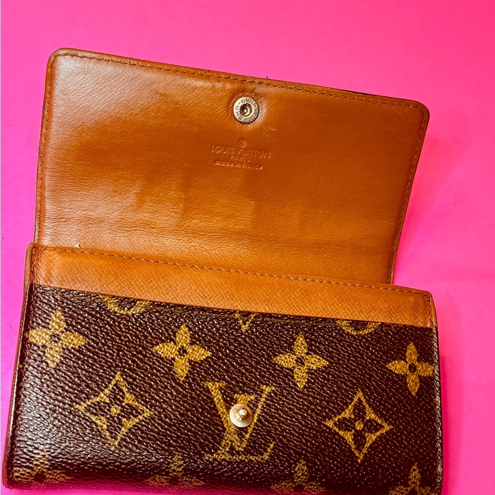 Louis Vuitton Brown and Gold Monogram Wallet - Picture 4 of 14